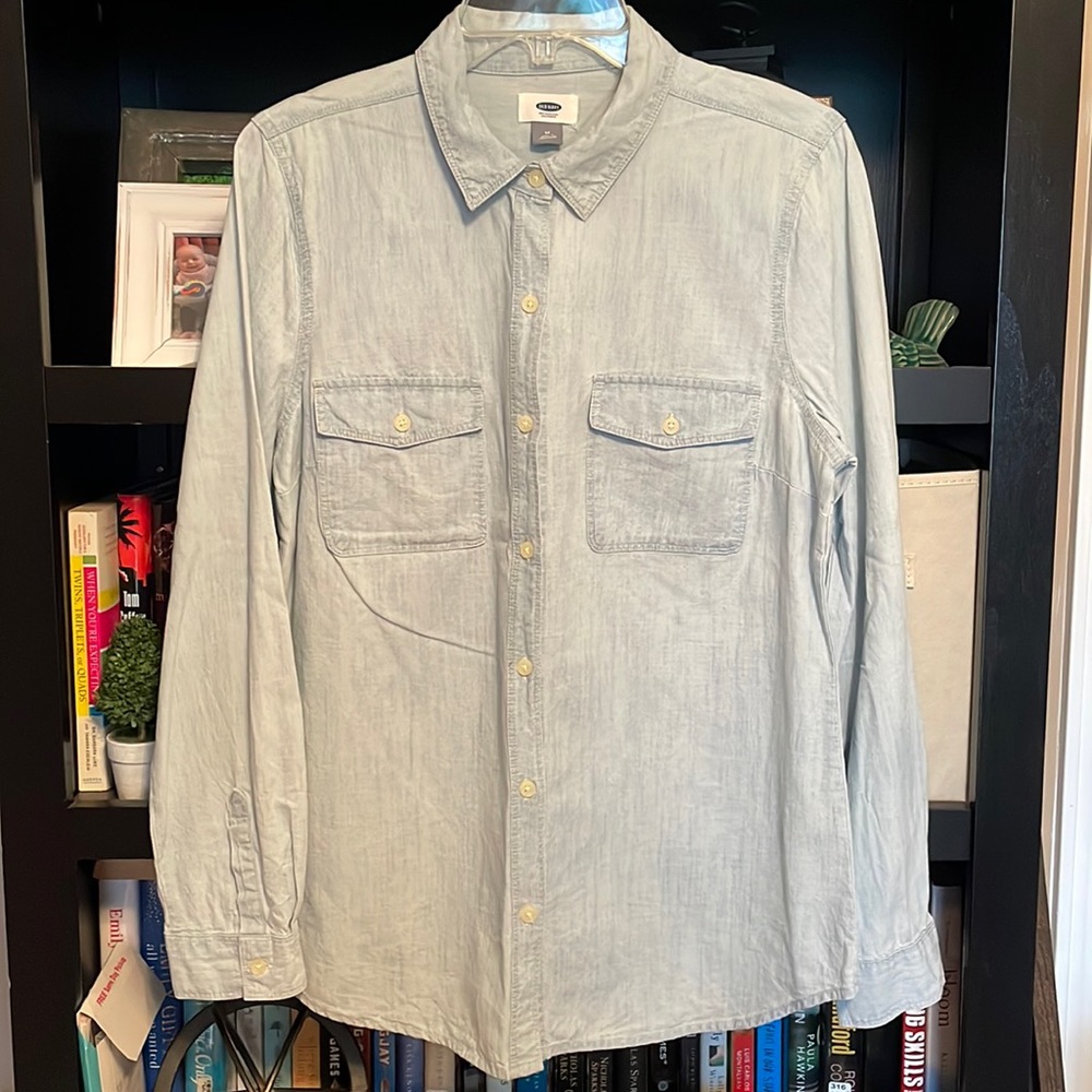Old Navy Light Blue Button Down Shirt medium